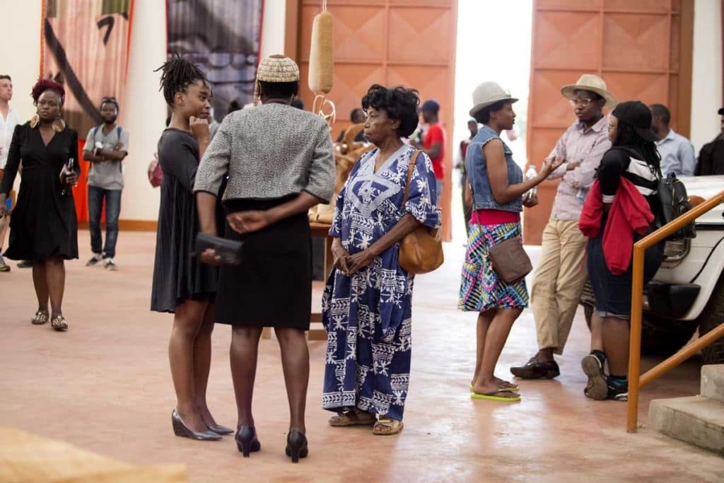 Chats about Art at the exhibition.